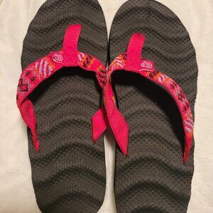 OP Women's Size 6 Red Fabric Strap wit Design Massaging Insole Flip Flop Sandals